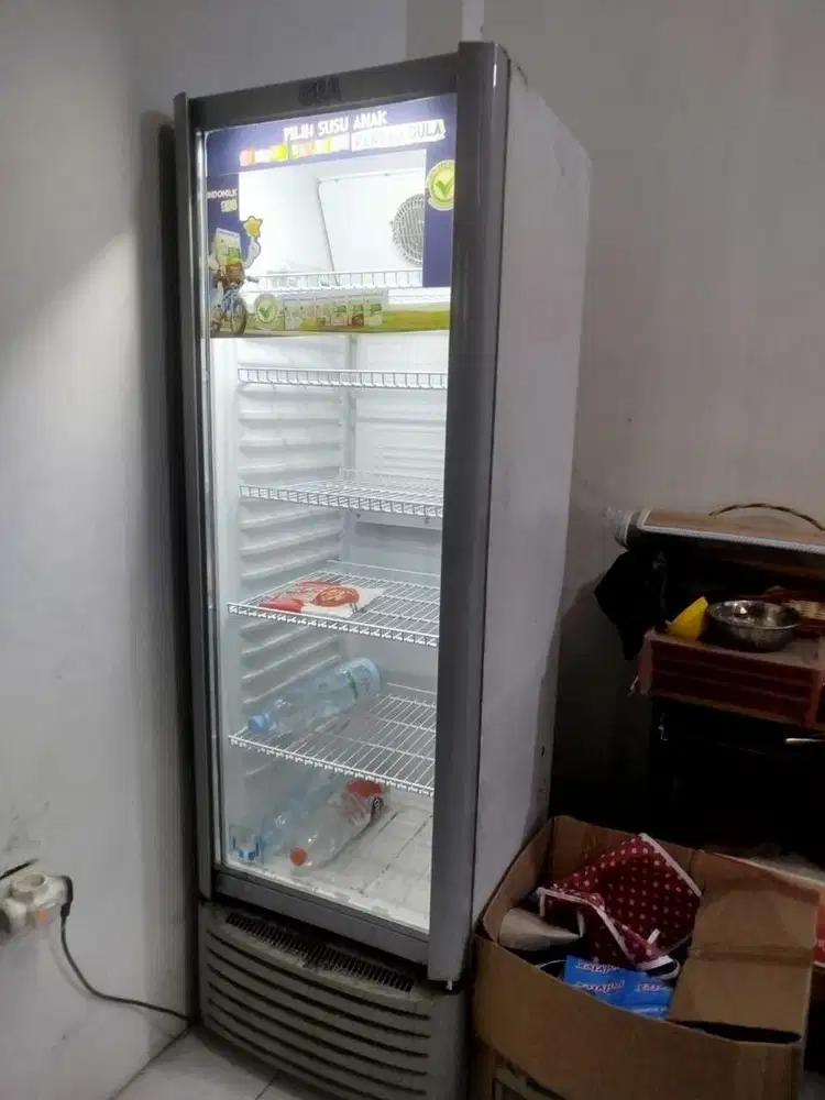 Showcase Chiller 2 Unit – Dingin Normal, Siap Pakai, Cocok Usaha