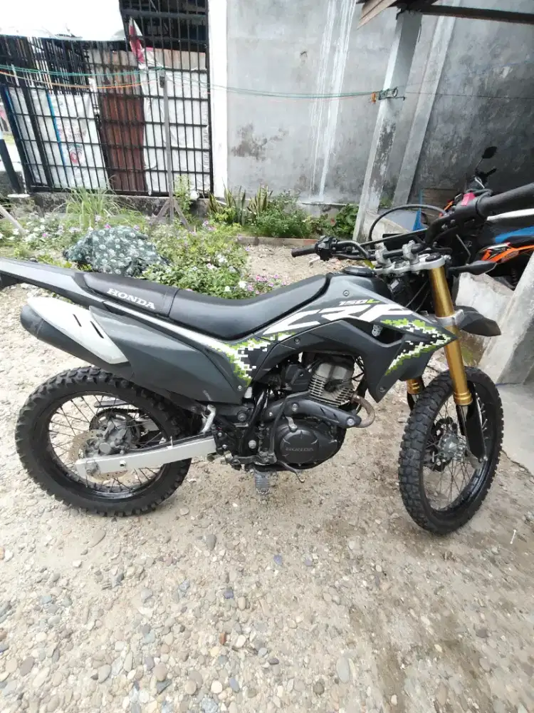 Jual cepat Honda crf 150 cc,pajak hidup