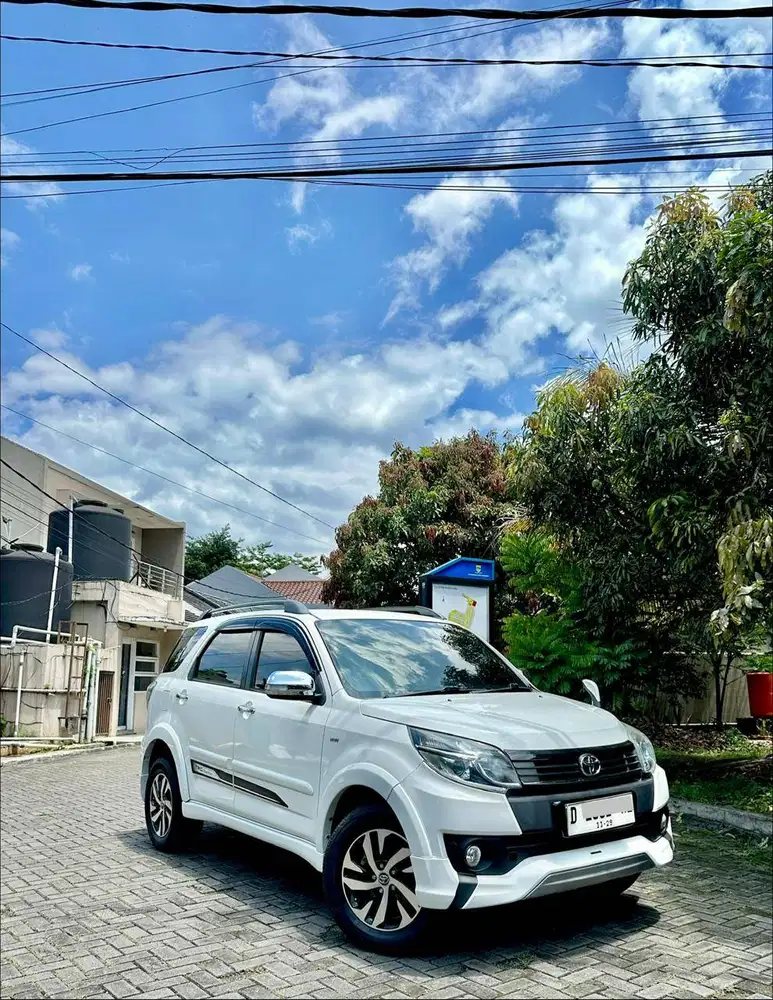 KM107RB- Toyota Rush TRD Sportivo AT 2015 Matic Putih 2016 /2017 S