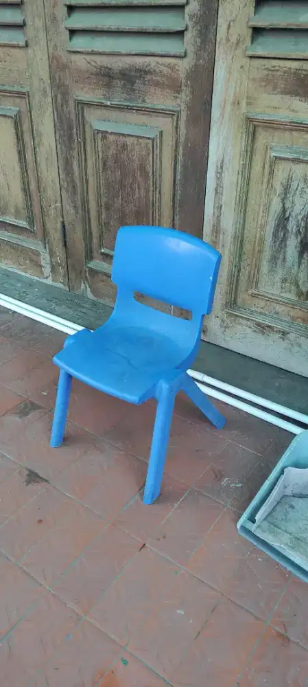 Bangku anak Informa