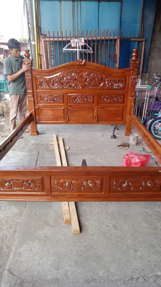 Dipan Rahwana Rangka Tempat Tidur 180x200