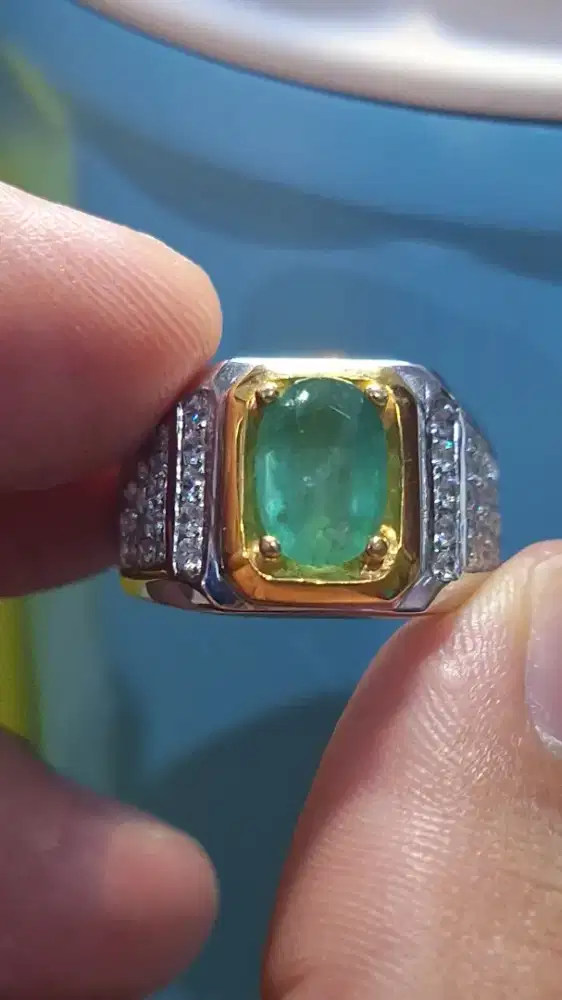 Natural emerald zamrud GRI lab