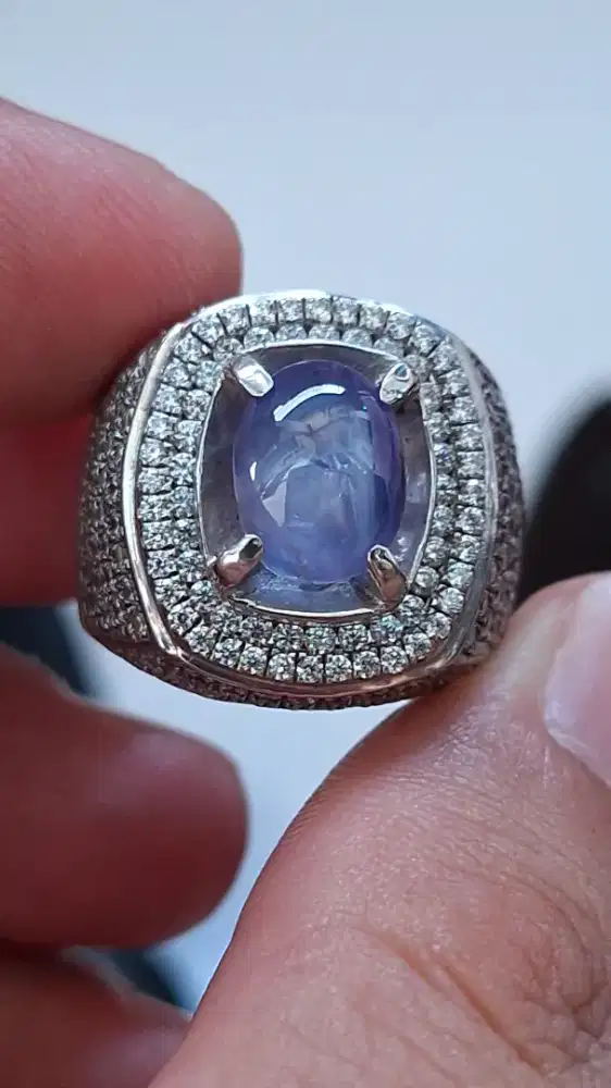 Natural blue sapphire ceylon srilanka