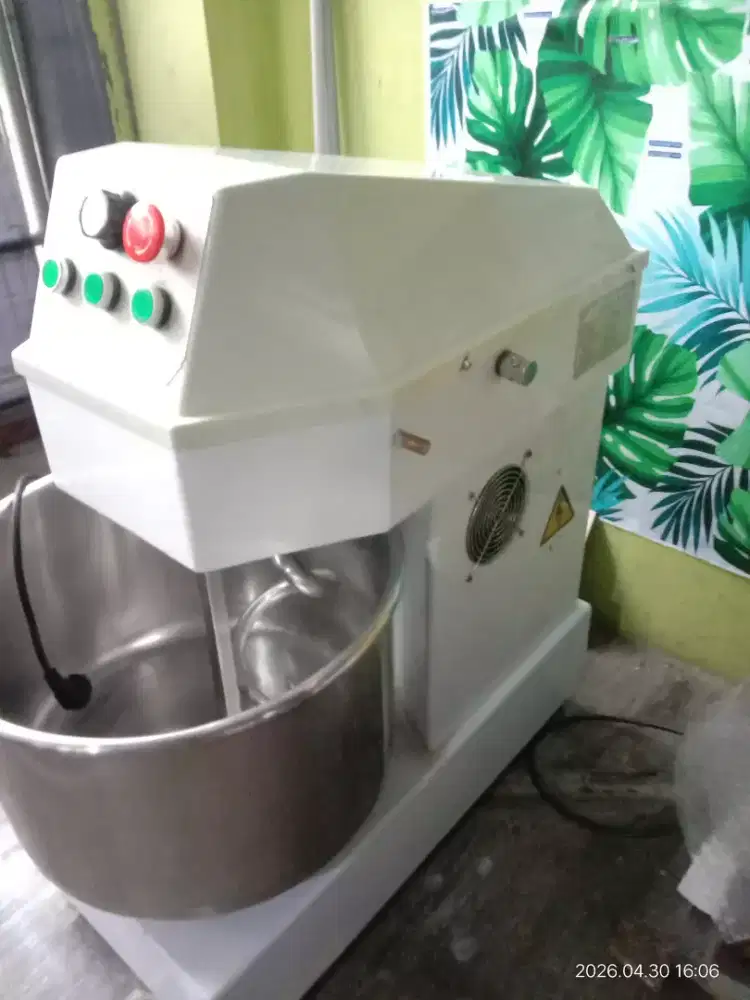 mixer spiral kav 10-12kg terigu.merk Fomac. second  mantab