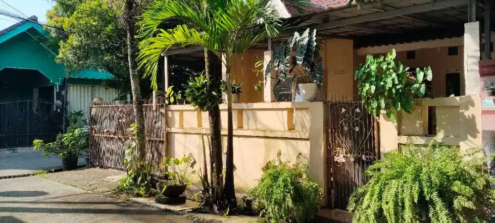 Dijual rumah hoek/sudut. Cluster. Puri Permata Cipondoh.