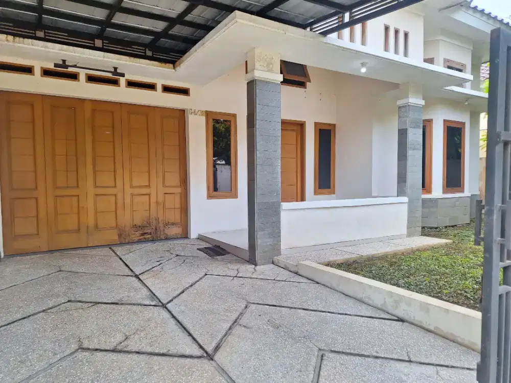 Di Jual Rumah, Lt 319/Lb 150