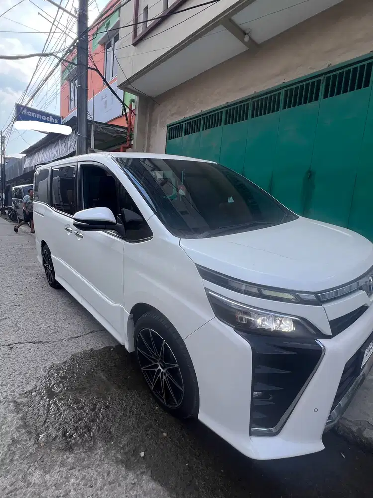 Toyota Voxy 2018 Bensin