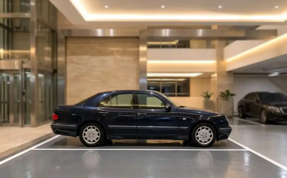 Mercedes-Benz {mercy} W210 th1996
Kondisi ISTIMEWA
(AT)