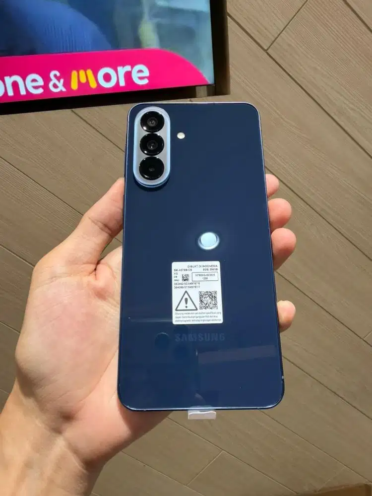 SAMSUNG A57 READY STOCK 8/256 Gb