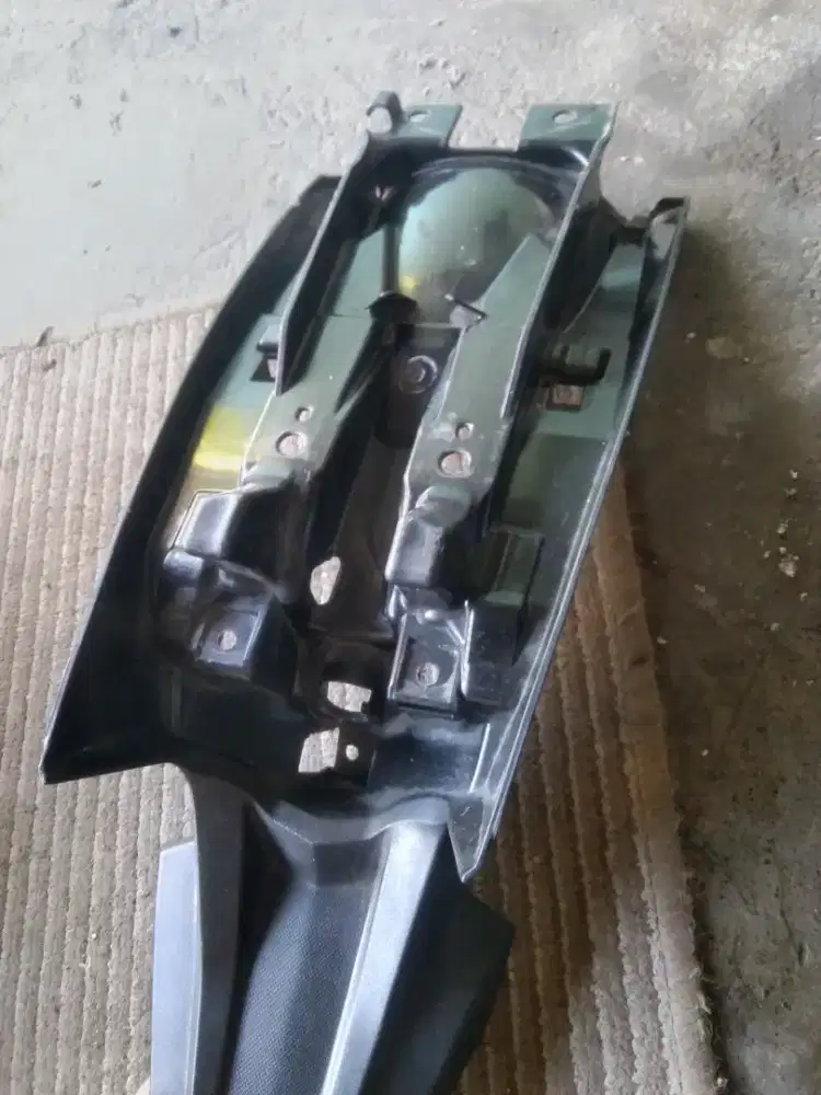 Spakbor bagian atas CRF-150 ori copotan
