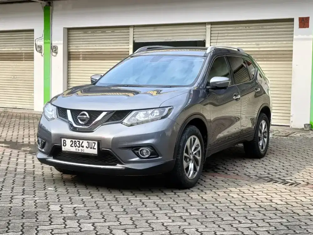 Nissan Xtrail 2.5 Automatic 2015 Bensin Abu Metalik