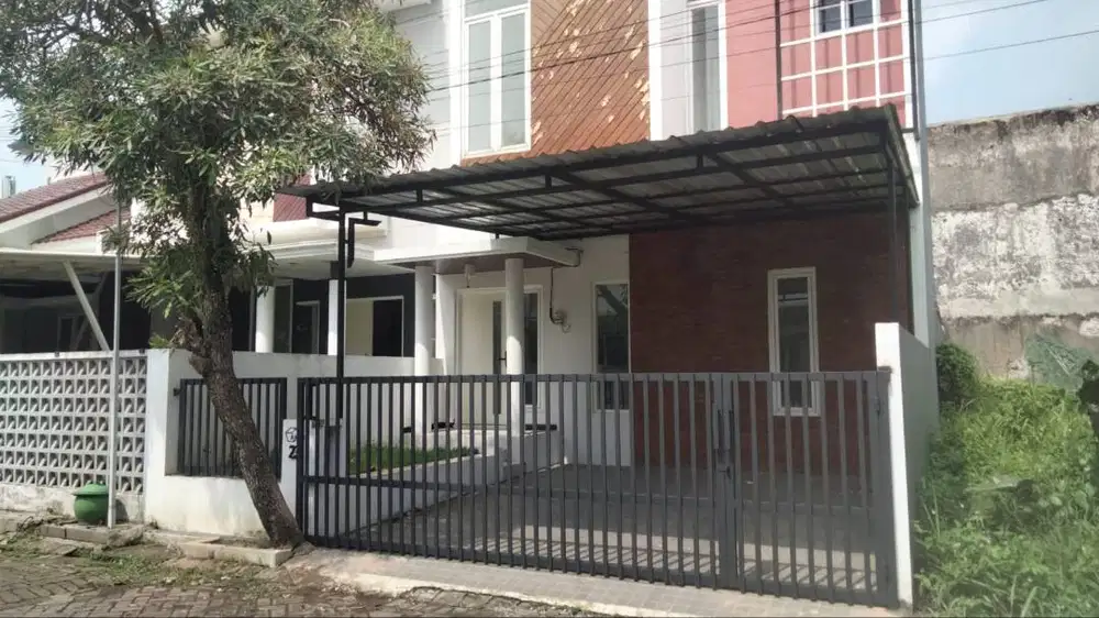 Dikontrakan Rumah Tinggal (3 kt, 2 km, 2 lt) daerah Pandanwangi.