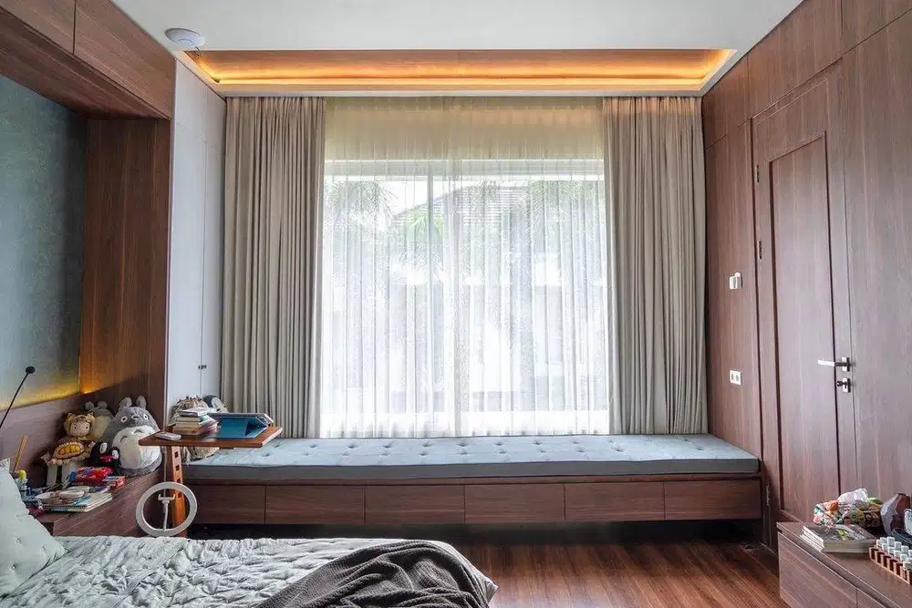 Gorden Vitrase Sekat Ruangan Klinik Roller Vertikal Blinds Krey Kayu