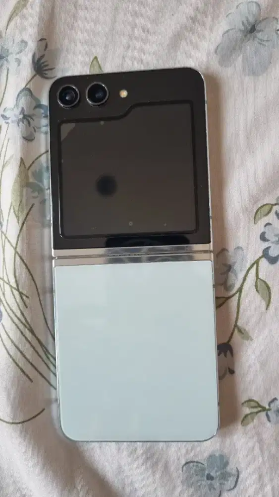 Samsung Z Flip 5