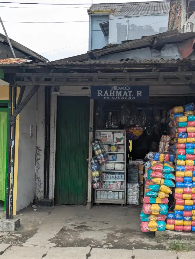 Dicari karyawati untuk jaga toko grosir ATK