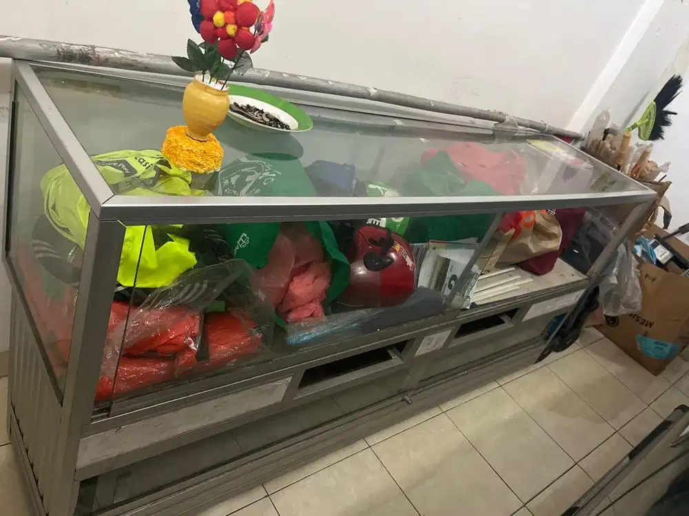 Etalase counter second
