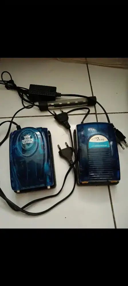 Dijual 2 Aerator dan 1 lampu hias untuk Aquarium