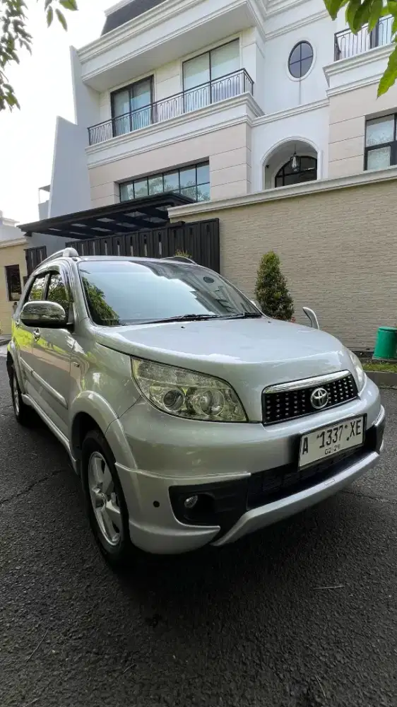 Toyota Rush S TRD Sportivo Silver Matic Pajak Panjang seperti baru
