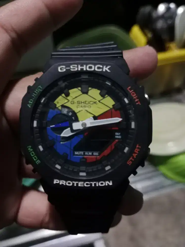 g shock GAE-2100RC-1A edisi kolaborasi terbatas dengan rubik's cube
