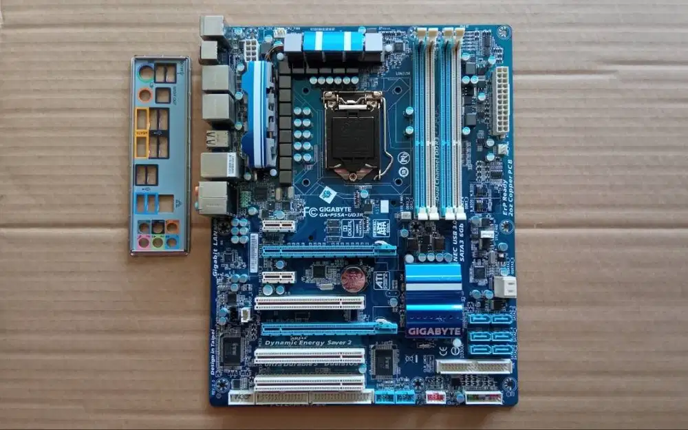 Motherboard Gigabyte GA-P55A-UD3R LGA 1156 H55 P55 4-slot RAM DDR3 2nd