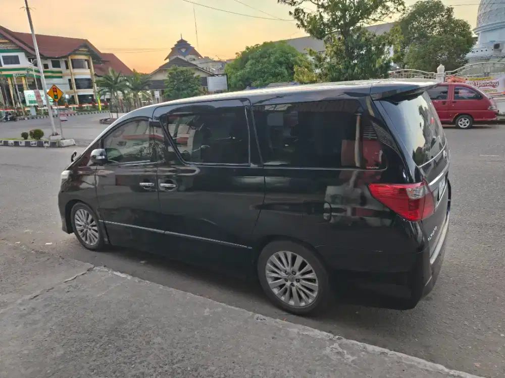 Rental toyota alphard