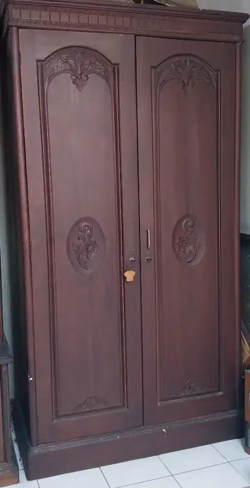 Lemari Kayu 2 Pintu