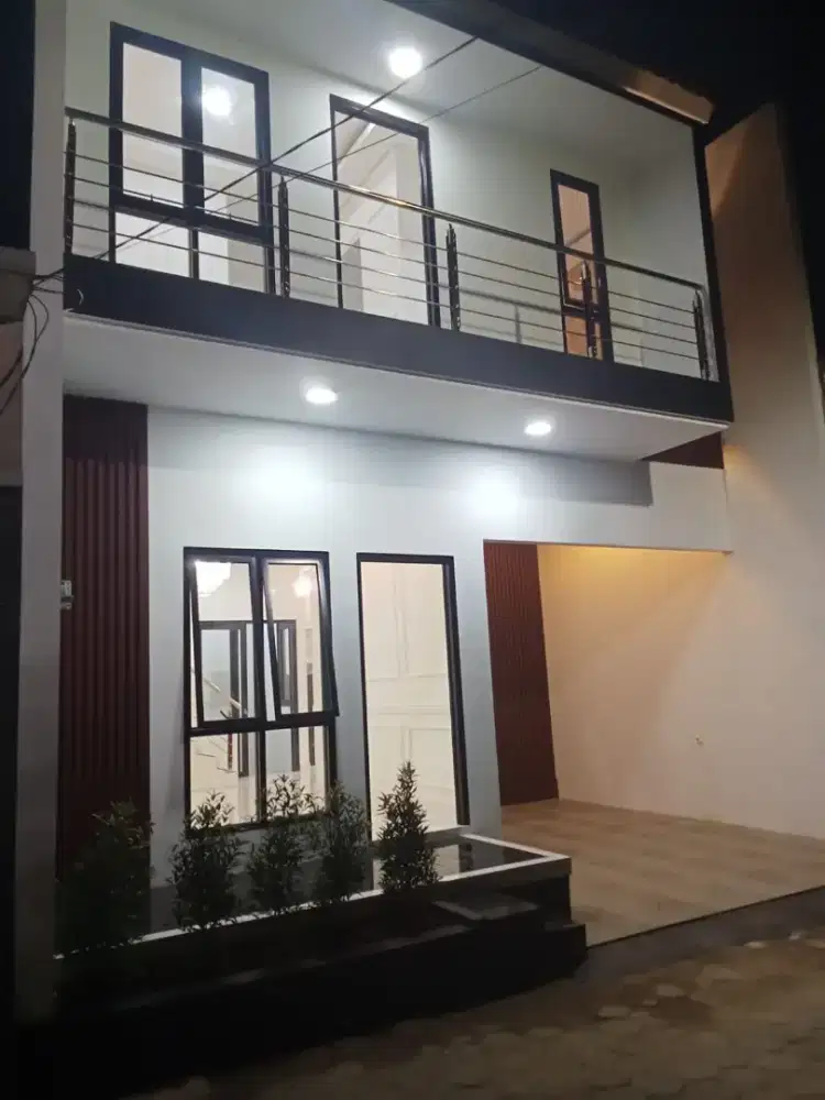 Disewakan Rumah Baru, 2 lantai dalam cluster  Bersih, nyaman.