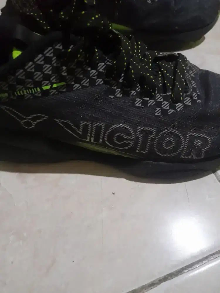 Jual sepatu victor