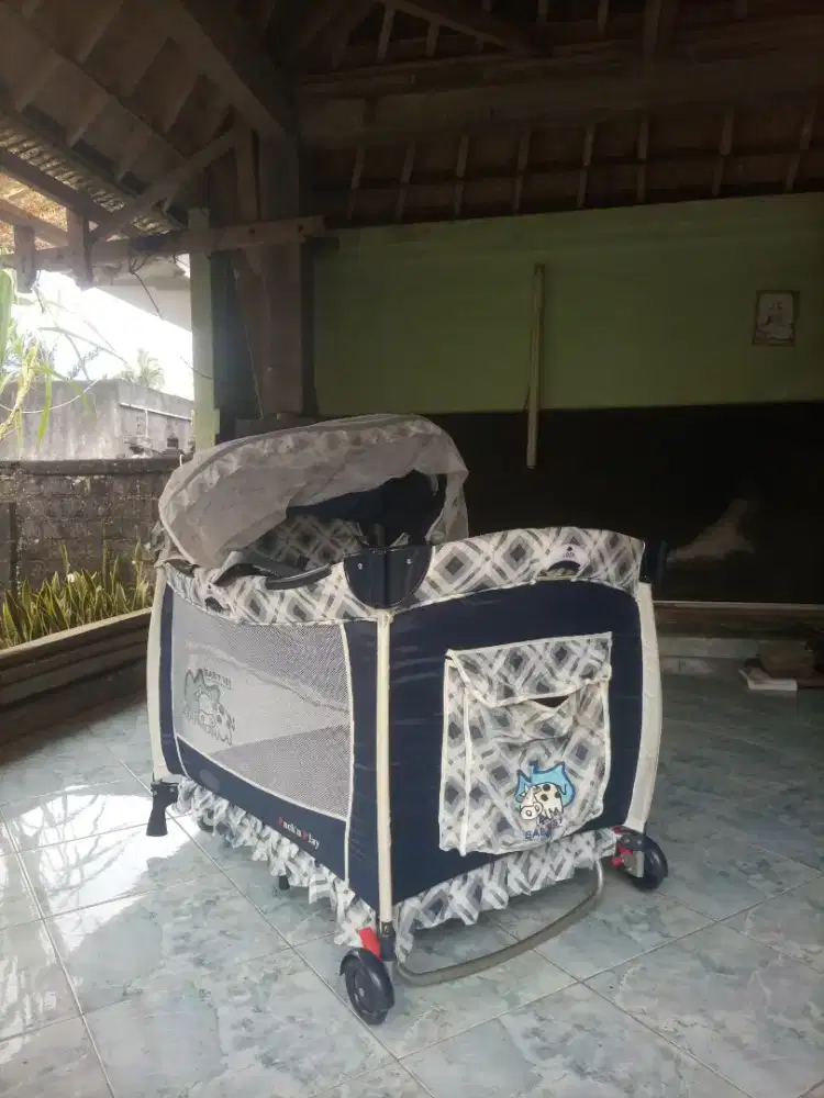 Box bayi (Playpen portable)