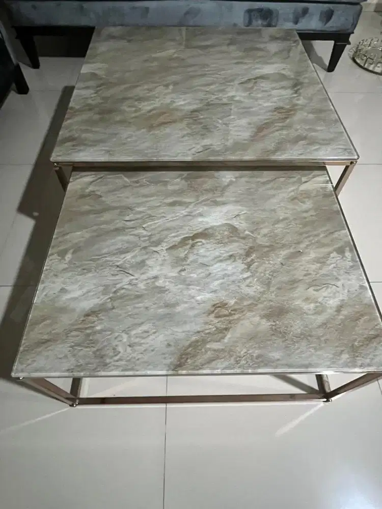 Meja ruang tamu minimalis, cantik, terawat, siap pakai