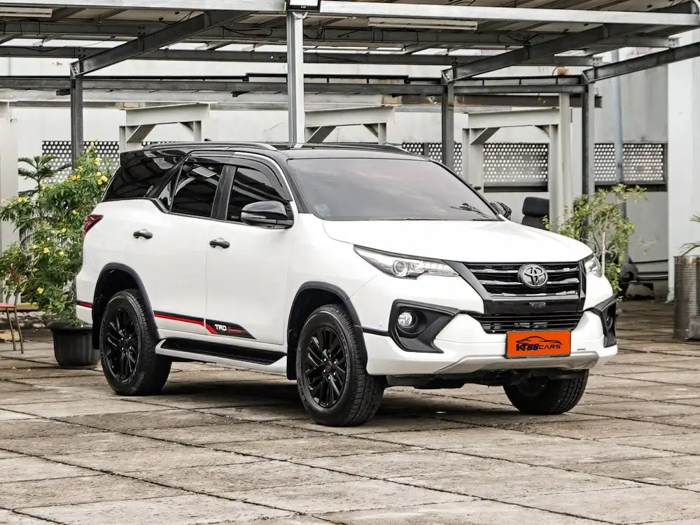 Toyota Fortuner VRZ TRD 2018 (NIK 2017)