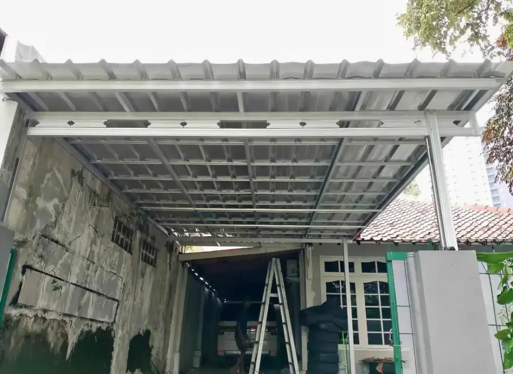 Kanopi baja ringan dan garasi