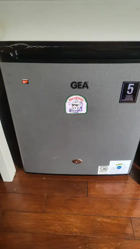 Kulkas Minibar GEA