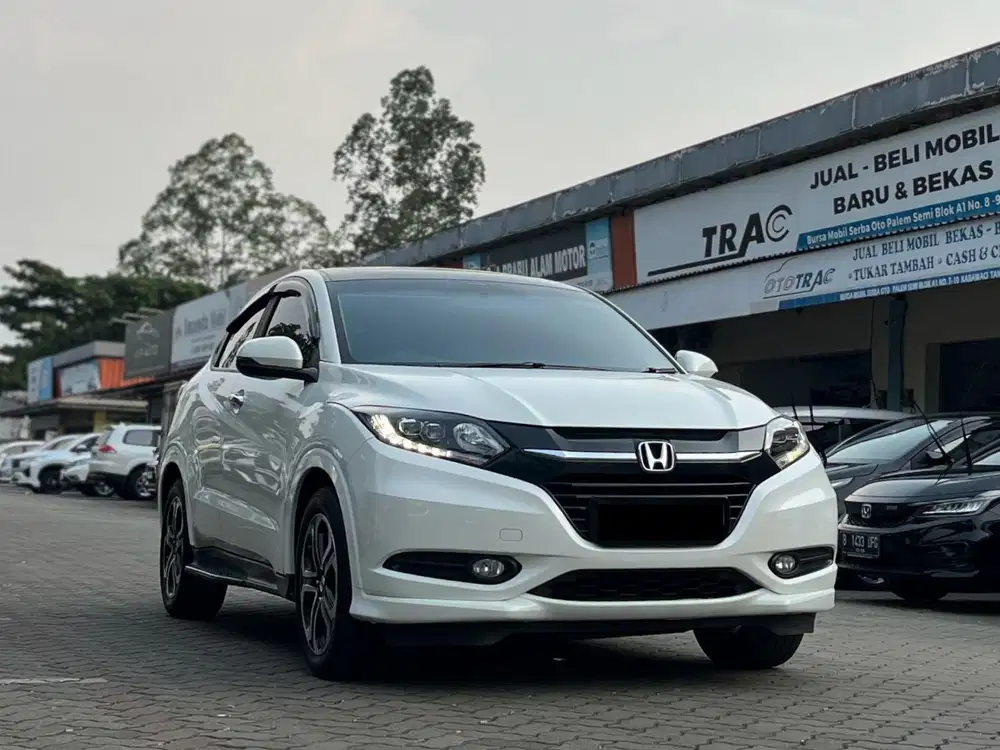HONDA HRV PRESTIGE 1.8 CVT MATIC 2017 PANORAMIC SUNROOF