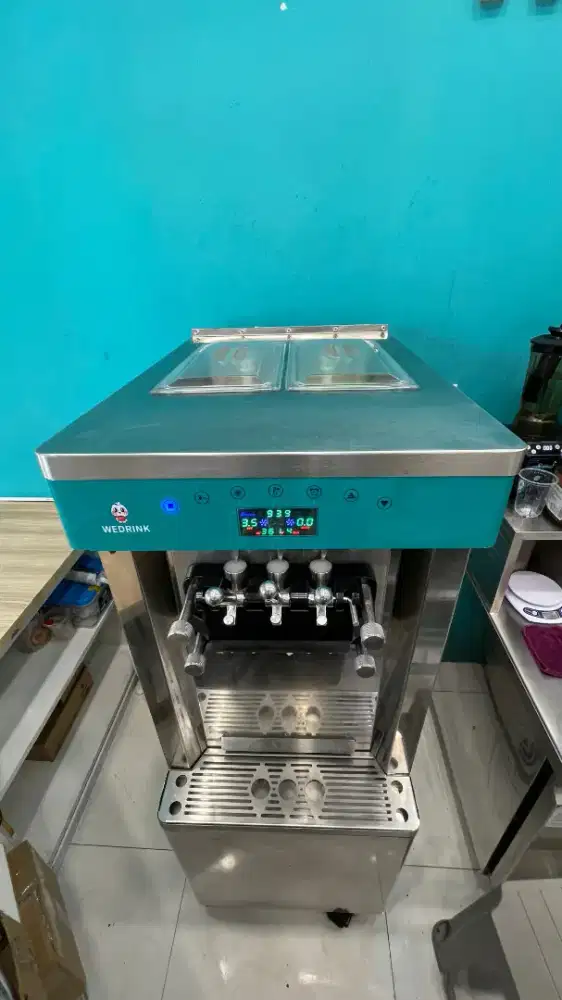 Mesin Es Krim Soft Ice Cream 3 Tuas Bekas – Siap Pakai