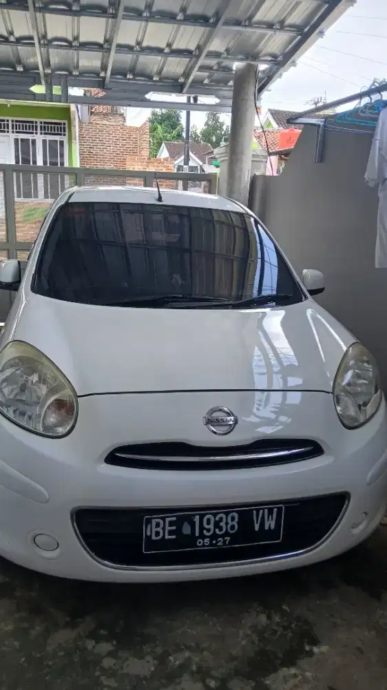 Nissan March 1.2 L Kinyis²