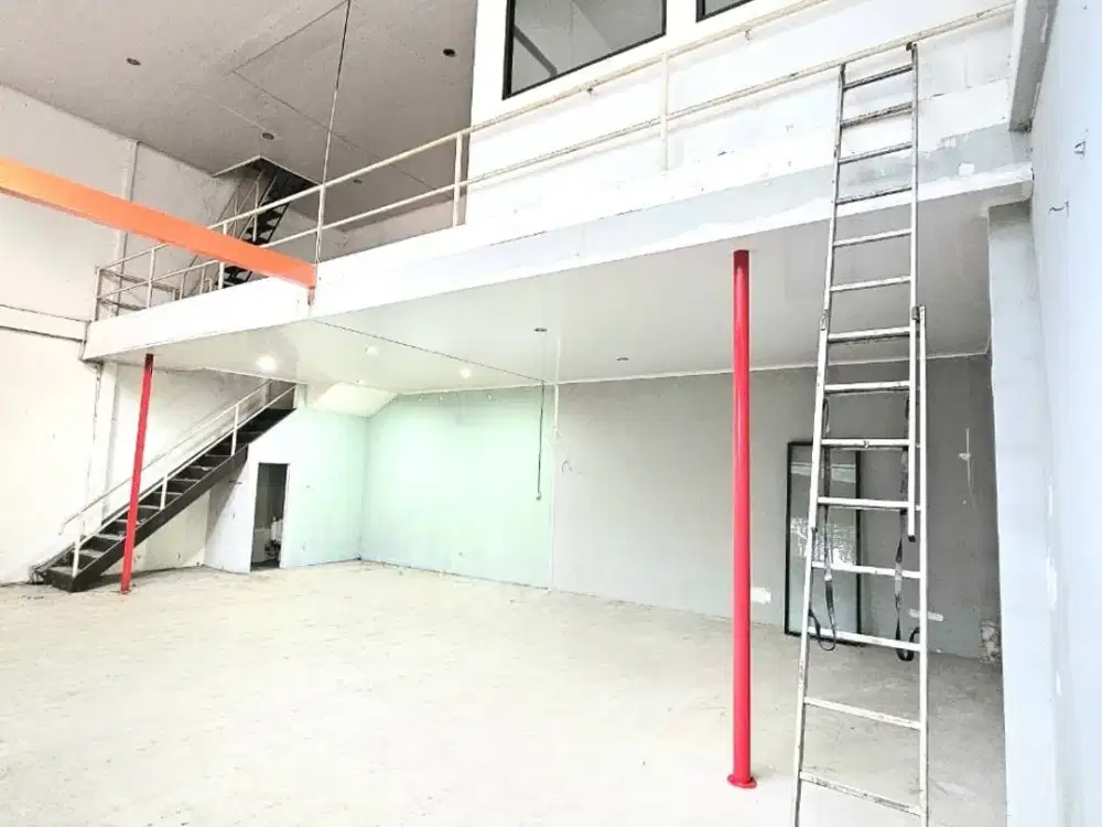 Dijual Rumah Strategis Cocok untuk Usaha di Sektor 9 Bintaro Lr-15440