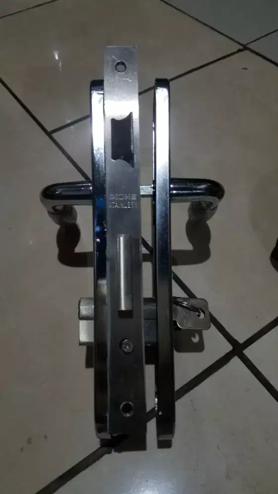 Handle pintu Dions