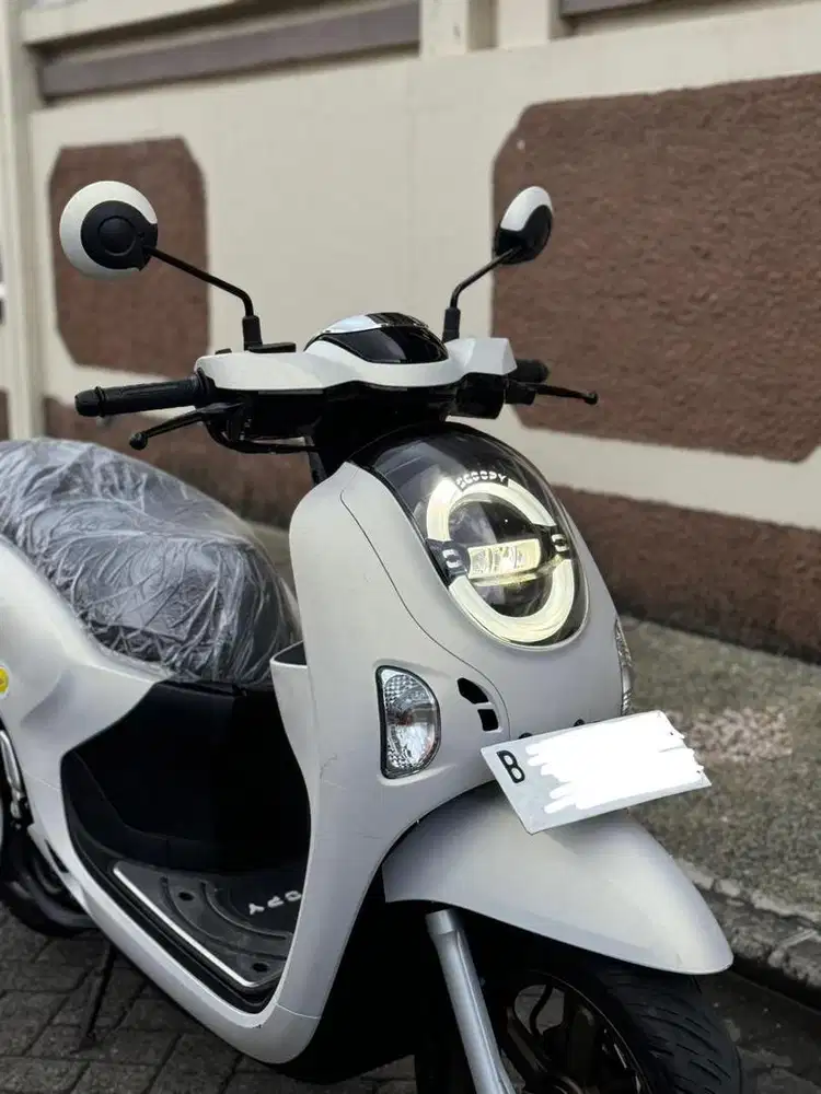 KM 800! SCOOPY PRESTIGE 2024 PAJAK BLN 12/2025 w putih favorit