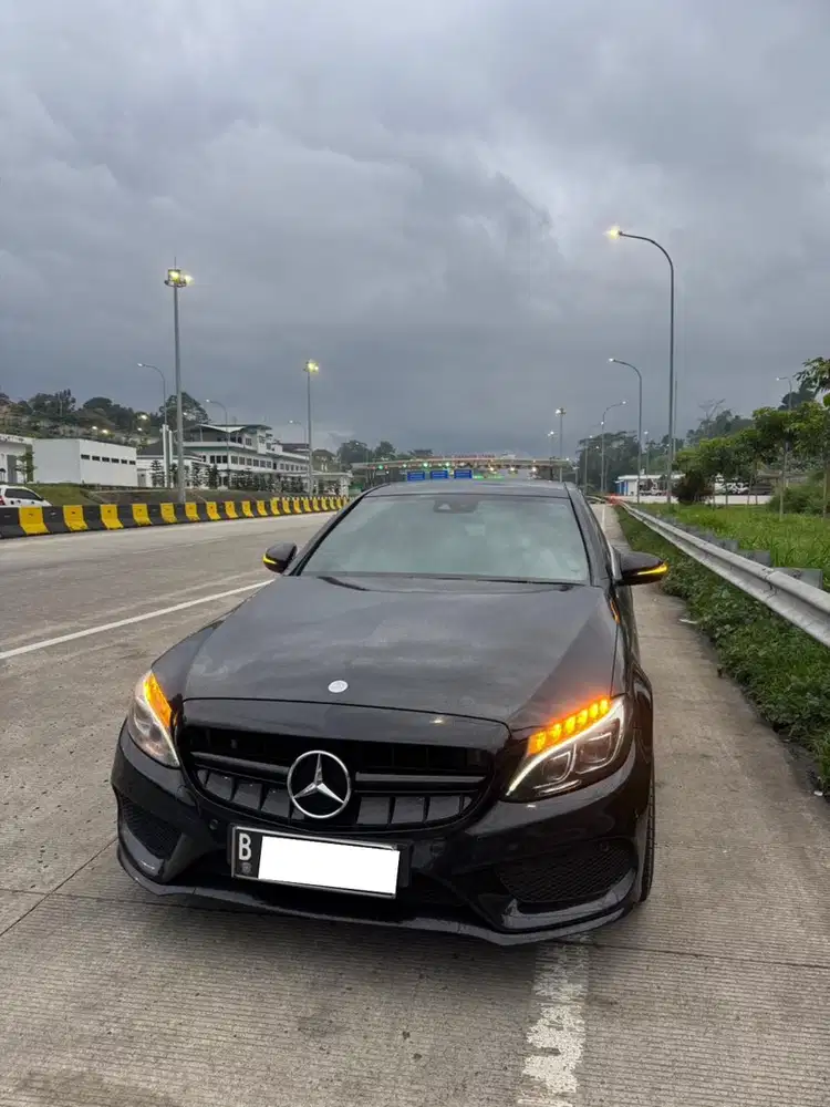 Mercedes-Benz C250 2016 Bensin
