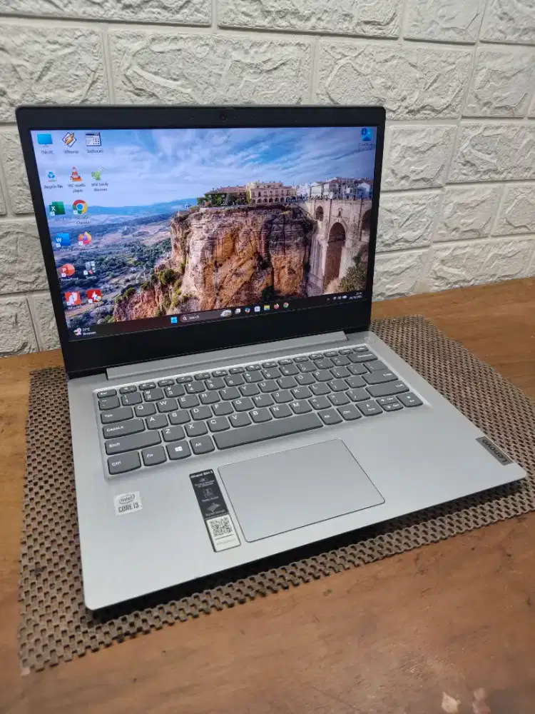 Lenovo ideapad Slim 3 intel Core i3 Gen-10 (8/256gb) Mulus NORMAL