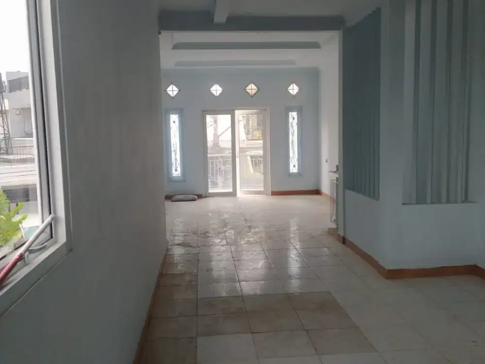 Lokasi Komersial & Strategis! Rumah 2 Lantai di Kelapa Gading Jakarta Utara