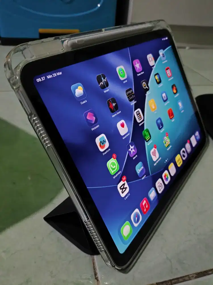 FULLSET + BONUS] iPad A16 128GB-Kondisi Istimewa 100% Like New!