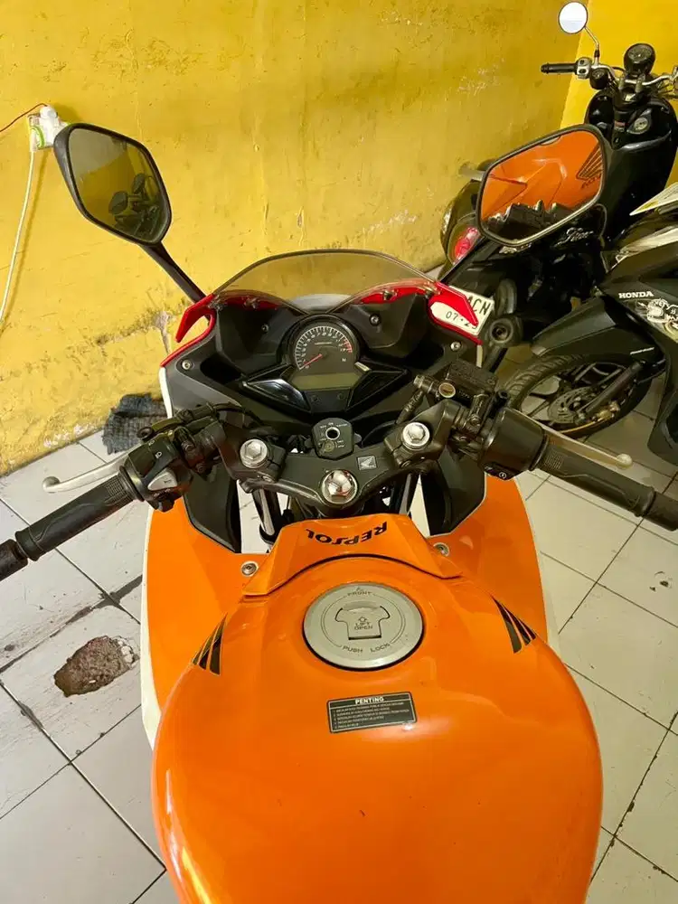 Honda CBR 150 Repsol 2016