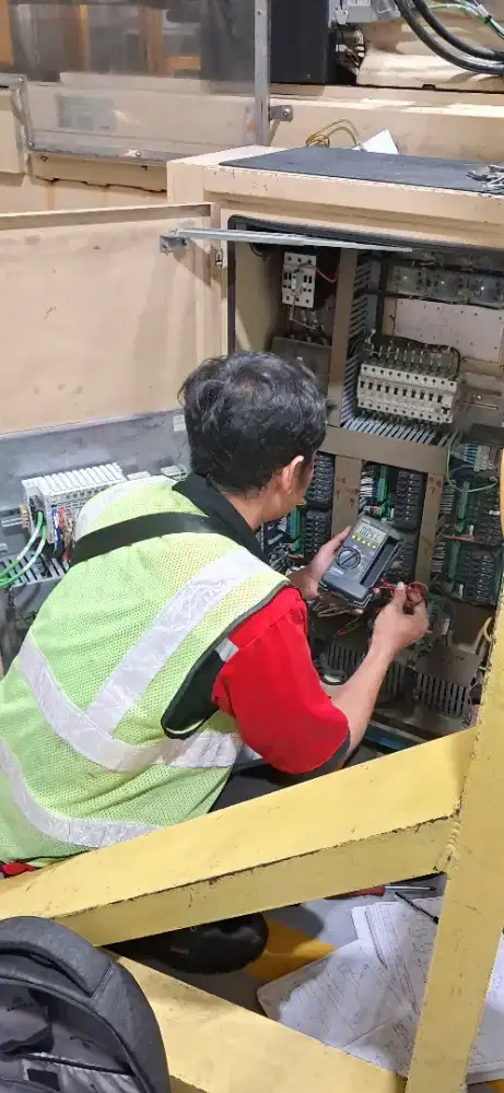 Tukang listrik teknisi listrik