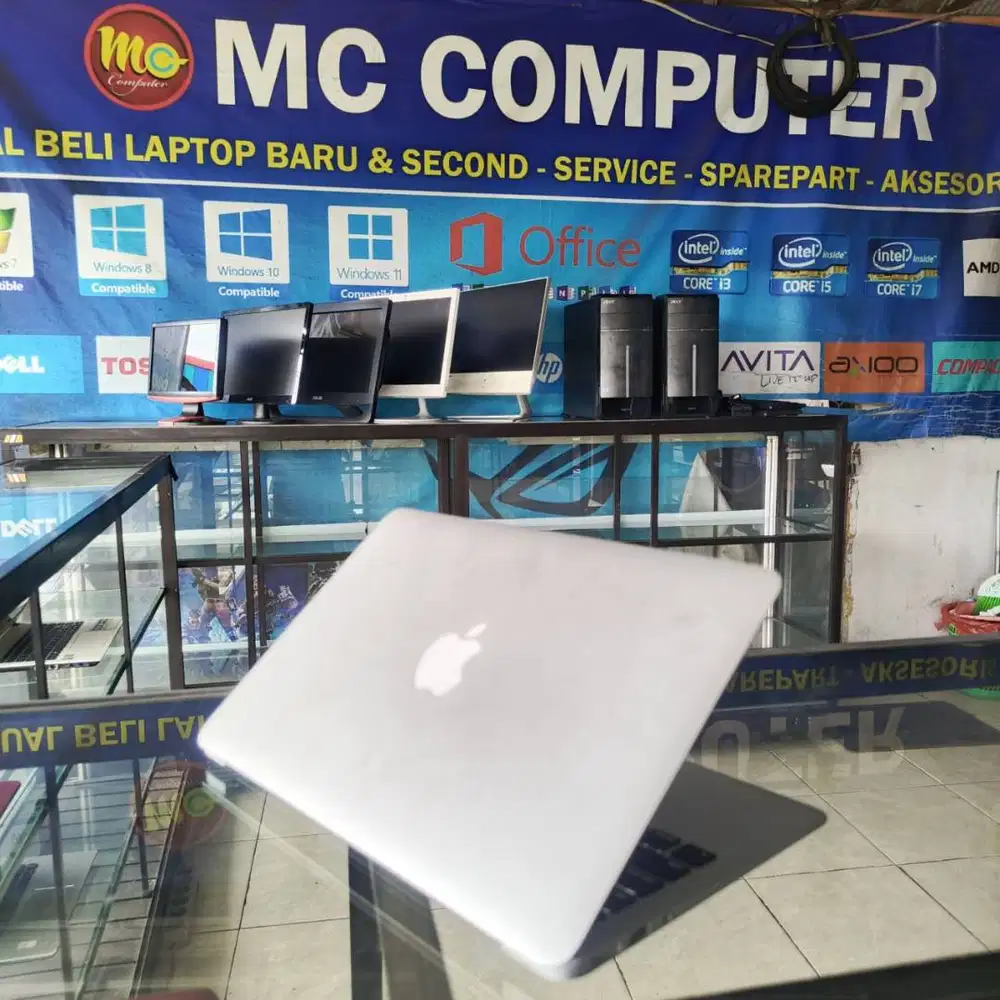 Macbook Air 2013 / core i5 gen 4 / 4gb ram onboard / 128gb SSD / MULUS