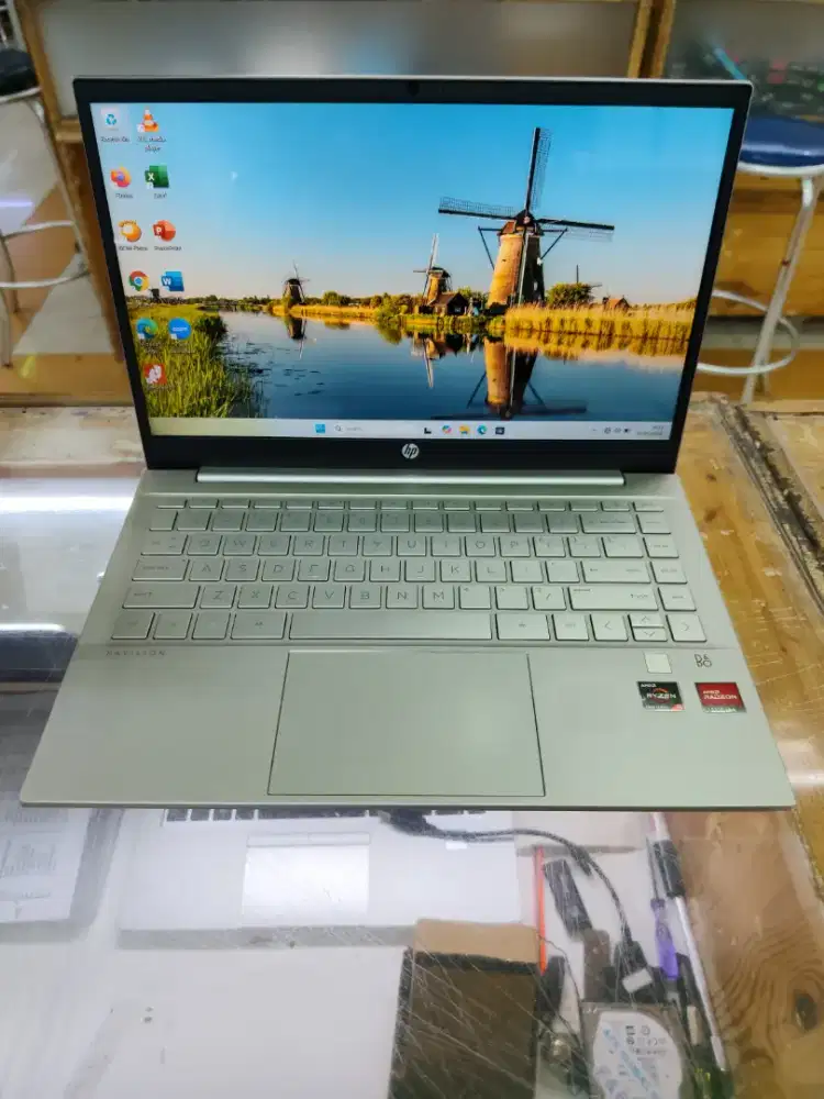 HP Pavilion Ryzen 5 5500U RAM 16GB SSD 512GB – Tipis, Cepat, Elegan!