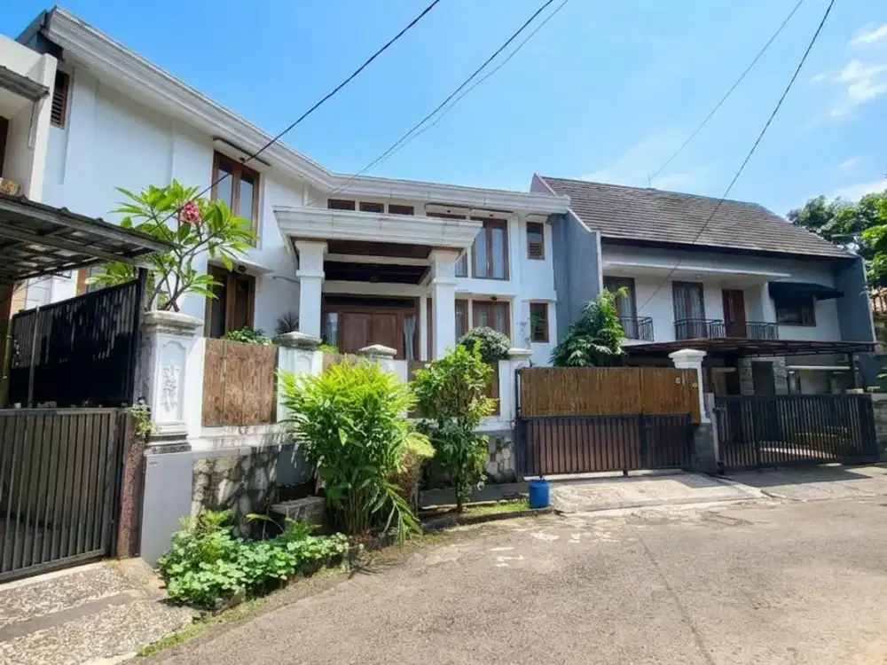 Dijual Rumah Mewah Strategis Ada Swimming Pool Dekat Fresh Market di Sektor 9 Bintaro Sc-11639