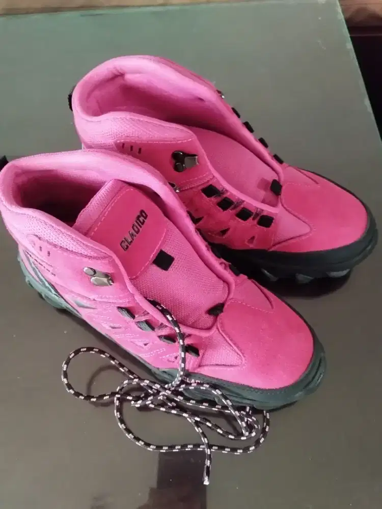 Sepatu wanita gladico