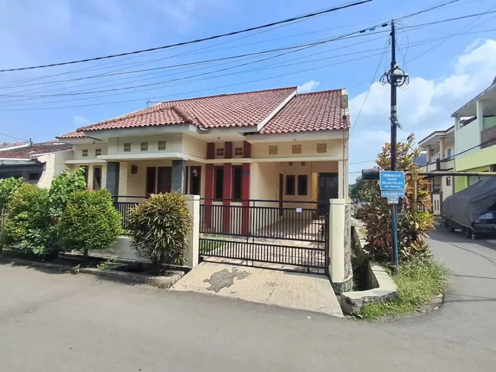 Rumah Bagus di Komplek Antapani Akses Jalan mudah ke ARCAMANIK CISARANTEN Bandung Lokasi Strategis dan Siap Huni